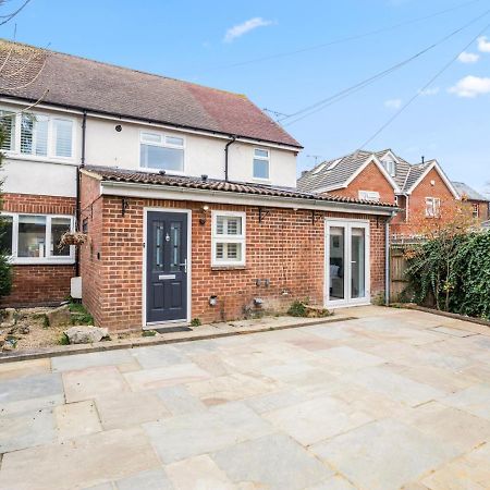 Pass The Keys Spacious And Very Modern Family Home, Central Windsor Exterior foto